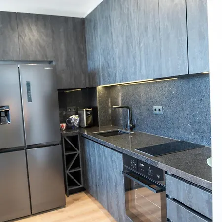 Апартамент Queen's Penthouse Балчик