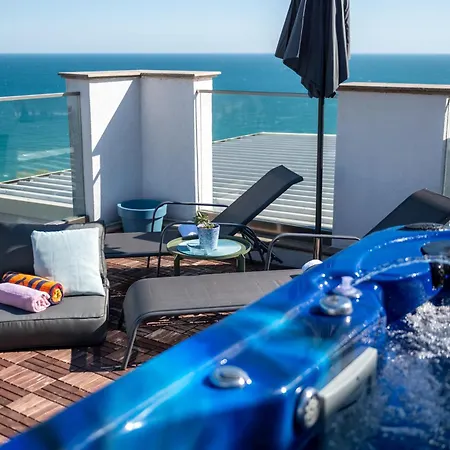 Queen's Penthouse Апартамент