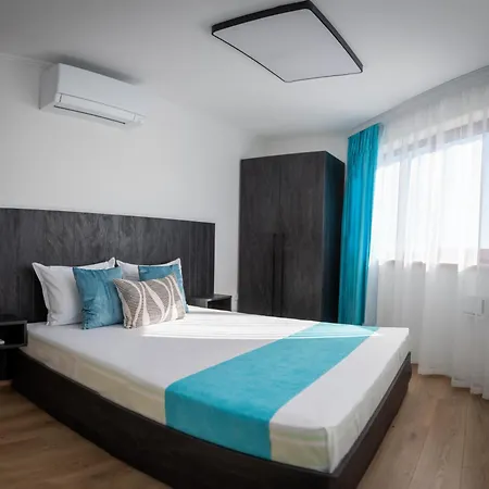 Queen's Penthouse Апартамент