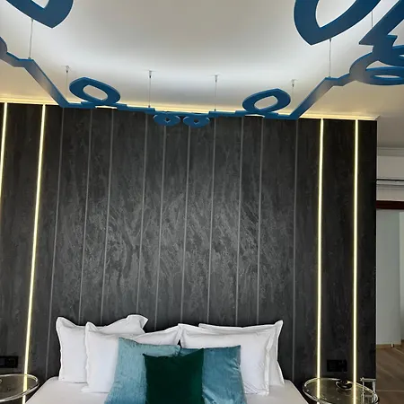 Queen's Penthouse דירה *