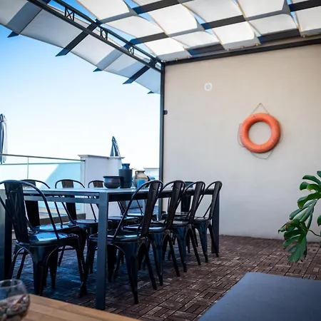 Queen's Penthouse דירה בלצ'יק