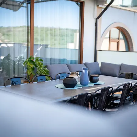 Queen's Penthouse 公寓