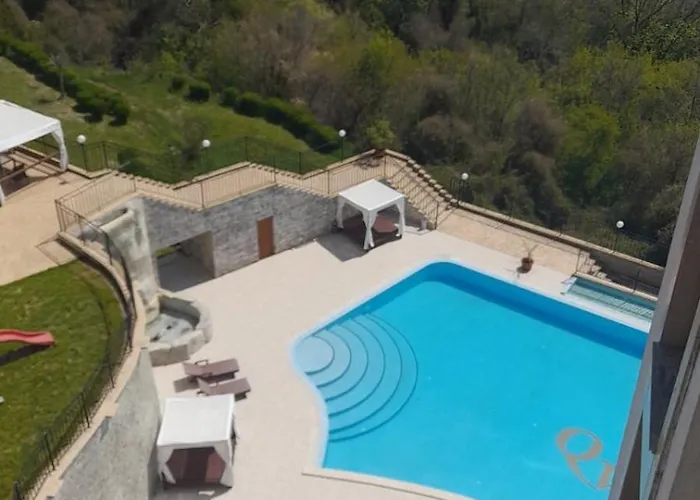 Queen's Penthouse Appartement