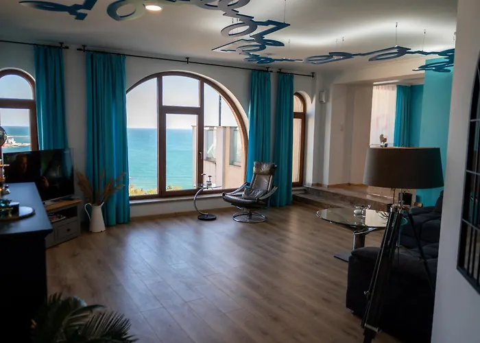 Queen's Penthouse Μπαλτσίκ